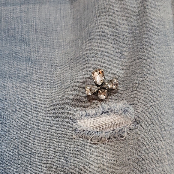 Chico's Blue So Slimming Girlfriend Slum Leg Ankle Jeans w Distressed Patchwork - Picture 5 of 14